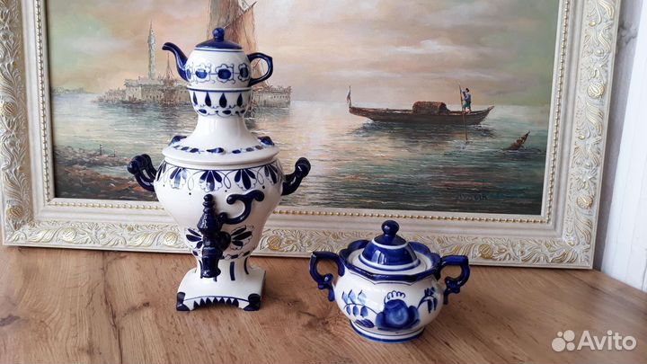 Самовар + Сахарница-шкатулка Гжель