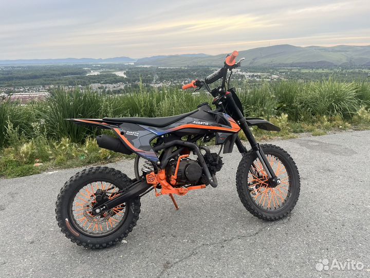 Питбайк Avantis KT-125 Classic 17/14 (2022 г.)