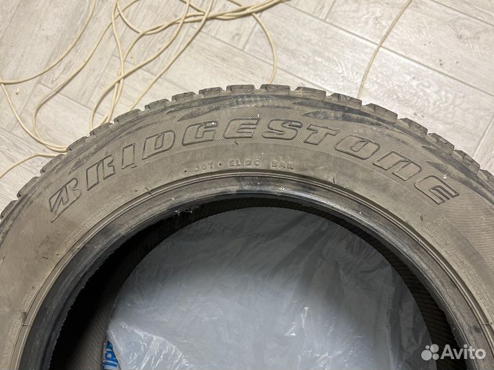 Bridgestone Blizzak DM-V1 235/60 R18