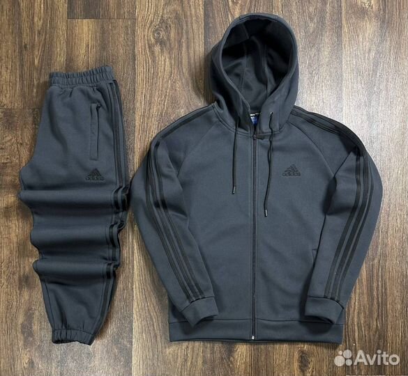 Костюм мужской спортивный на весну