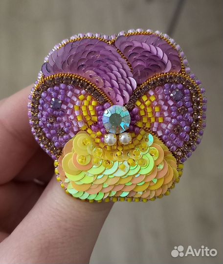 Брошь из бисера своими руками