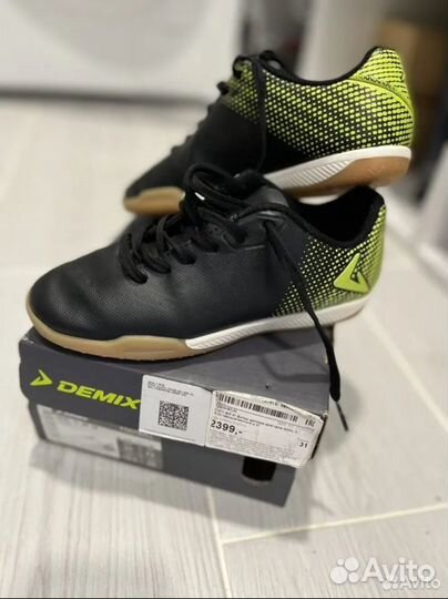 Кроссовки футзалки