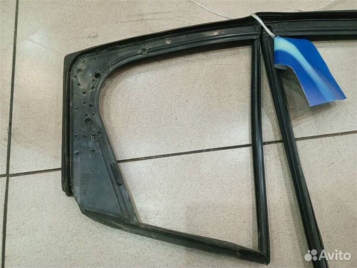 Уплотнитель стекла двери задней левой Chevrolet C
