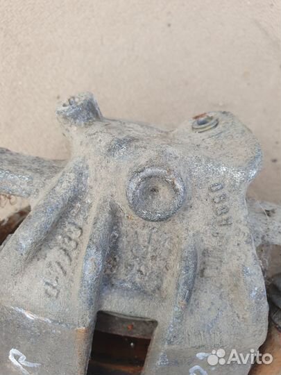 Суппорт Nissan terrano 3 1.6