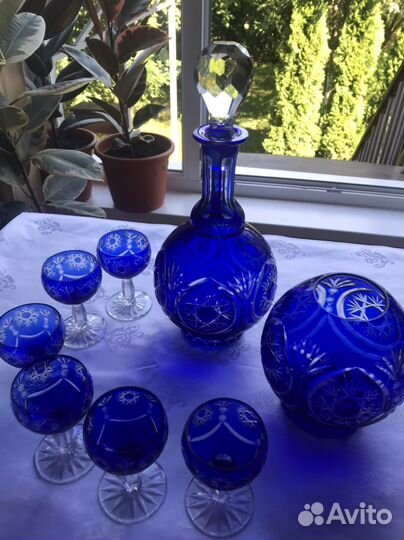 Графин кобальтовый хрустальный с рюмками и вазой