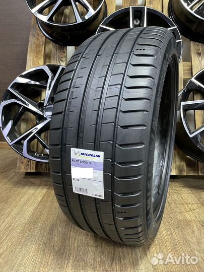 Michelin Pilot Sport 5 225/45 R19 96Y