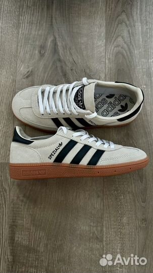 Кроссовки adidas spezial женские 37