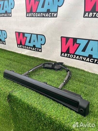 Шторка солнцезащитная двери Maserati Levante M161