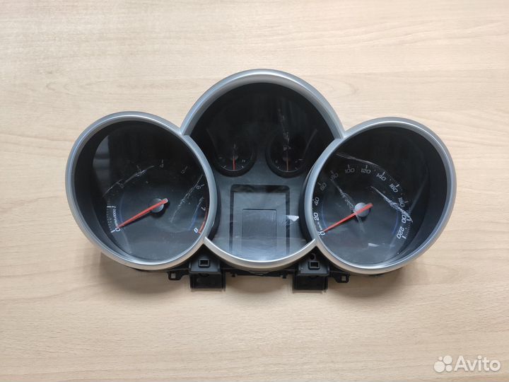 Приборная панель Chevrolet Cruze седан 1.6