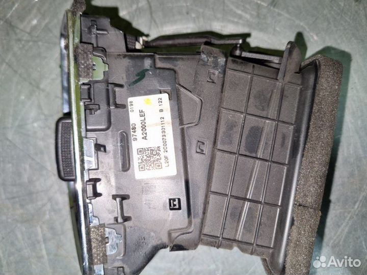 Дефлектор воздушный передний левый Kia Ceed Jd