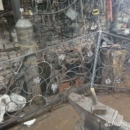 Кованные перила на крыльцо