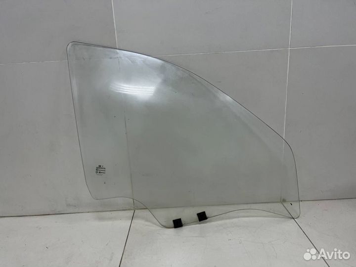 Стекло двери передней правой Renault Logan 1 2005