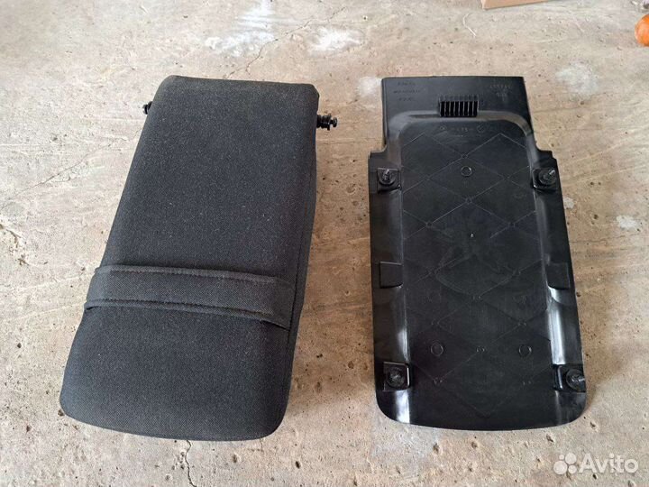 Подлокотник задний Форд Фокус 2 рестайл