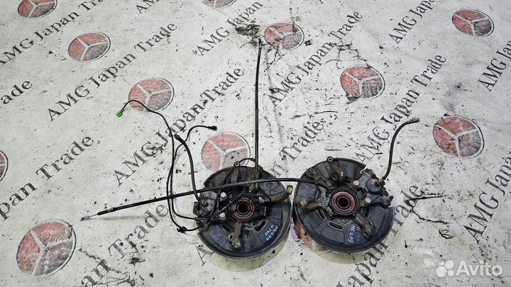 Ступицы задние в сборе на Mercedes W140 C140