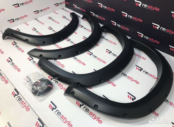 Фендера Toyota Tundra 2007-2013