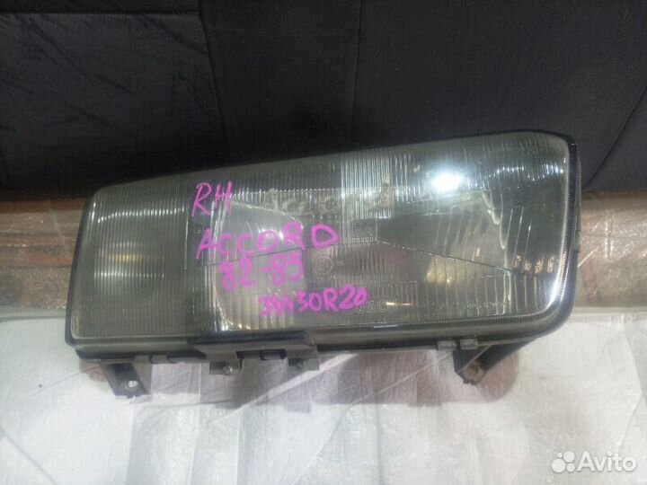 Фара правая Honda Accord 2 82-85