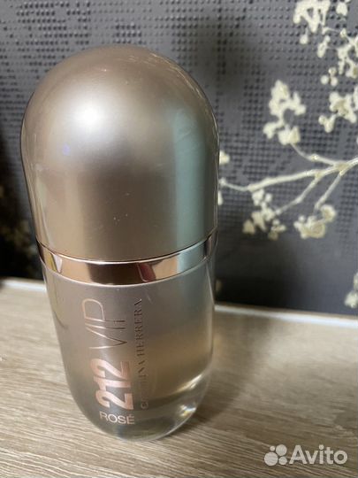Духи женские Carolina Herrera 212 vip Rose