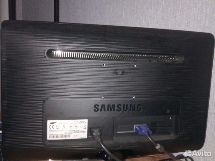 Монитор Samsung