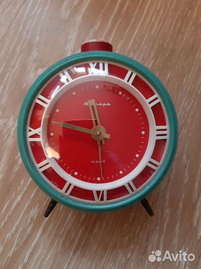 Часы разные будильник Янтарь СССР
