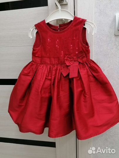 Много платьев