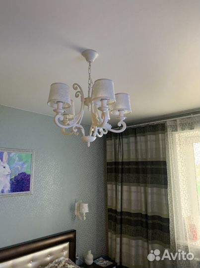 Люстры и светильники Favourire