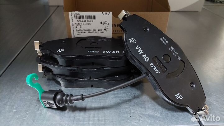 Комплект Тормозных Колодок 5Q0698151K