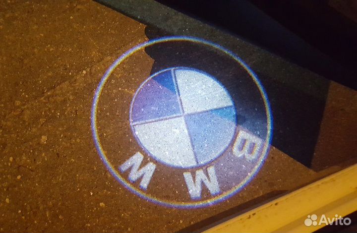 Подсветка дверей с логотипом BMW