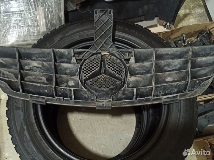 Решетка радиатора mercedes w209