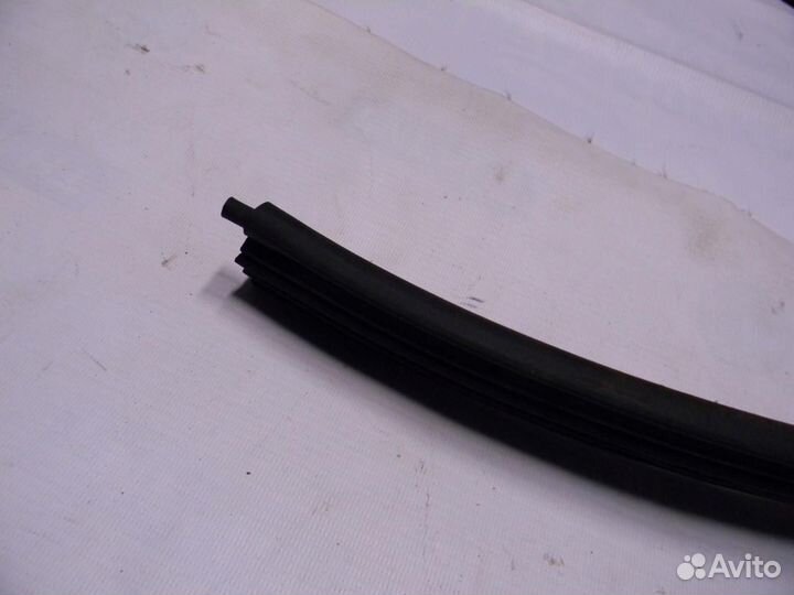 Уплотнитель (внутри) Logan 2005-2014