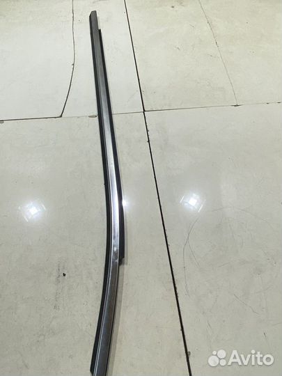 Уплотнитель стекла (задний правый наружный)