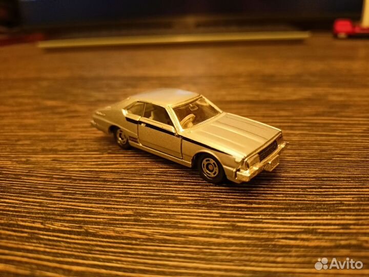 Nissan skyline GT-ES turbo tomica 1/64