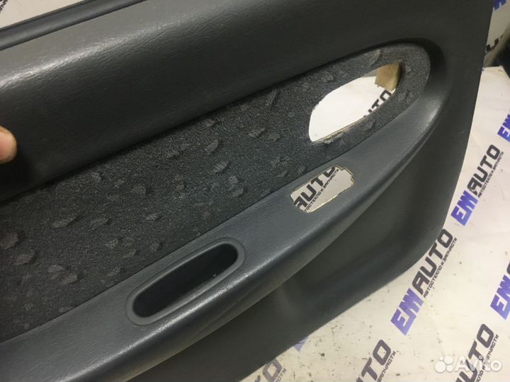 Обшивка двери задней левой Киа Спектра