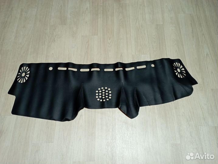 Накидка на панель приборов Toyota Prado