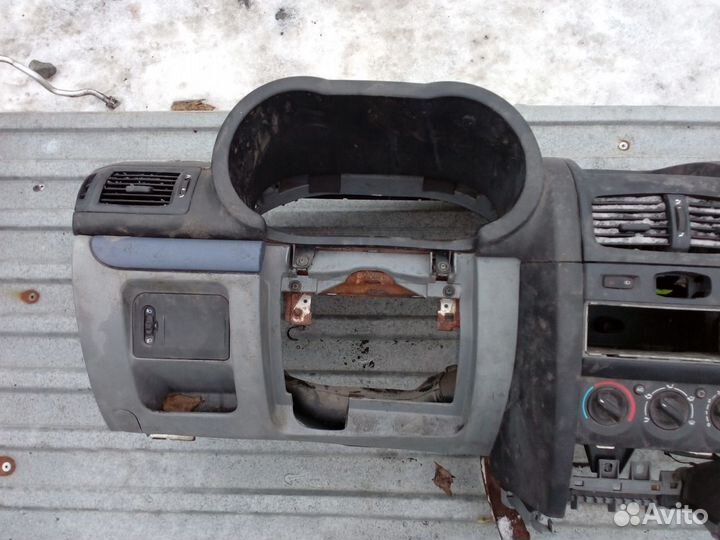 Торпедо Renault Symbol 98-08