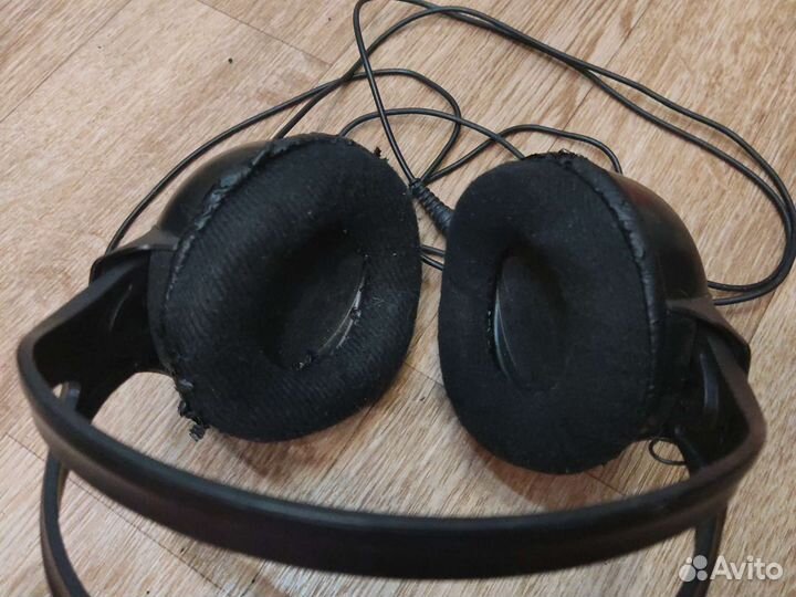 Проводные наушники пара