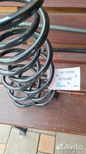 Пружины на toyota mark 2 (2штуки )