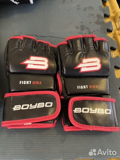 Перчатки для единоборств