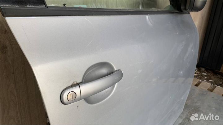 Ручка двери наружная правая от Skoda Fabia 2007-2