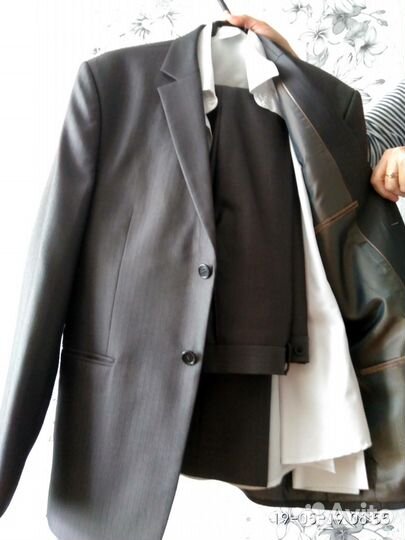 Продам костюм