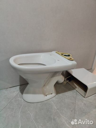 Унитаз б/у Della