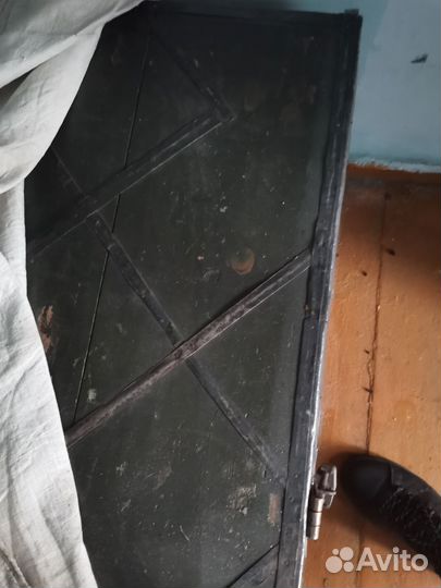 Сундук старинный