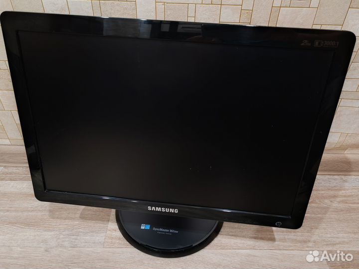Монитор Samsung 961bw