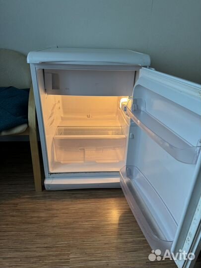 Холодильник Морозильная камера бу маленькая