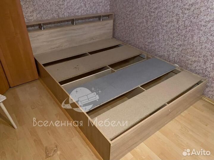 Кровать