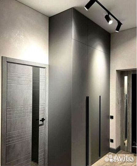 Шкаф распашной трехстворчатый на заказ