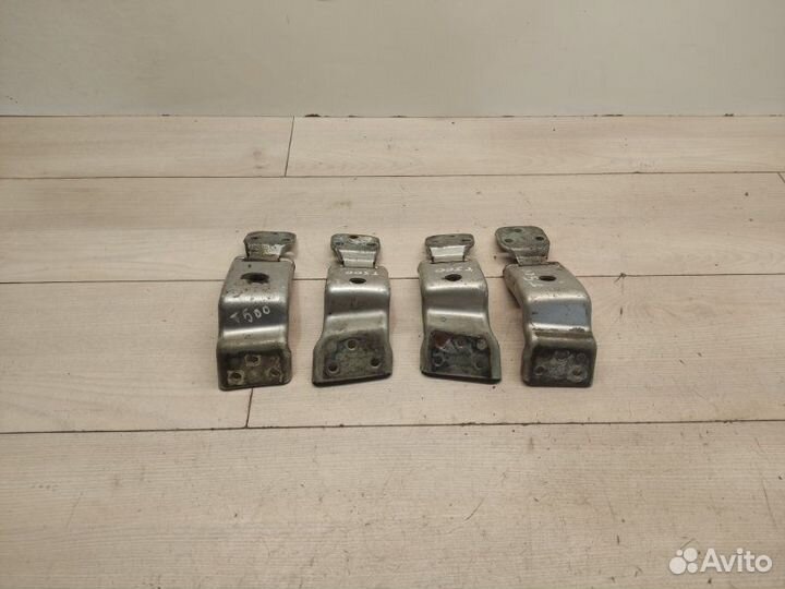 Петли задних дверей Mercedes Vito W639 ом646 2005