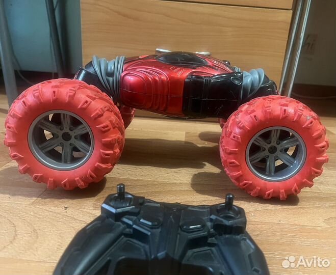 Радиоуправляемая машина перевертыш