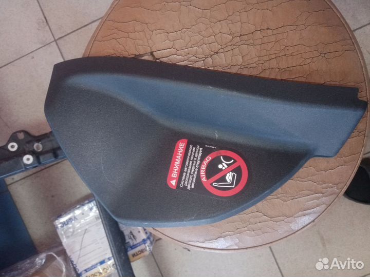 Заглушка торпеды Mercedes Benz E W212