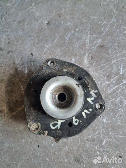 Опора амортизатора Volkswagen Passat B6