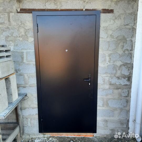 Дверь входная металлическая